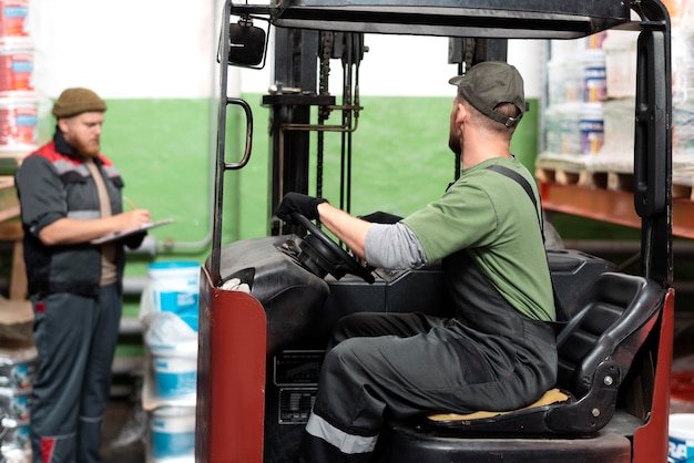 People working together in an warehouse