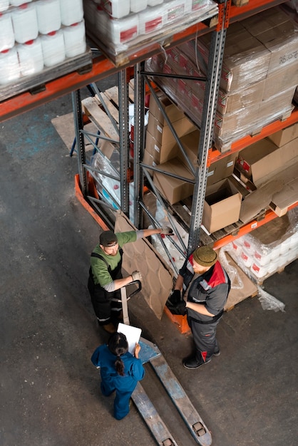 People working together in an warehouse