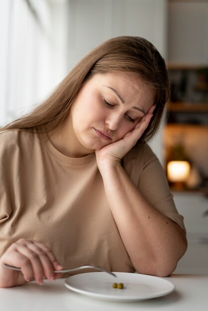 健康的な食事をしようとしている摂食障害のある人