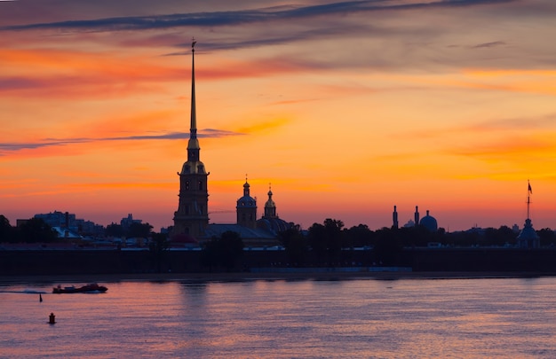 Петропавловская крепость летом