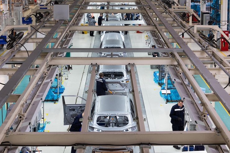 Free Photo photo of automobile production line modern car assembly plant modern and hightech automotive industry