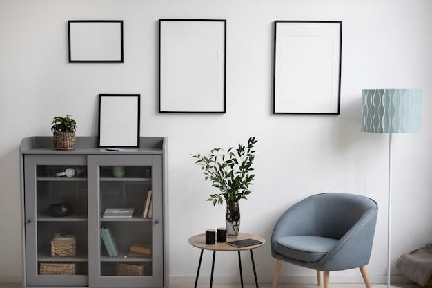 Foto gratuita cornici per foto con decorazioni per la casa e interior design