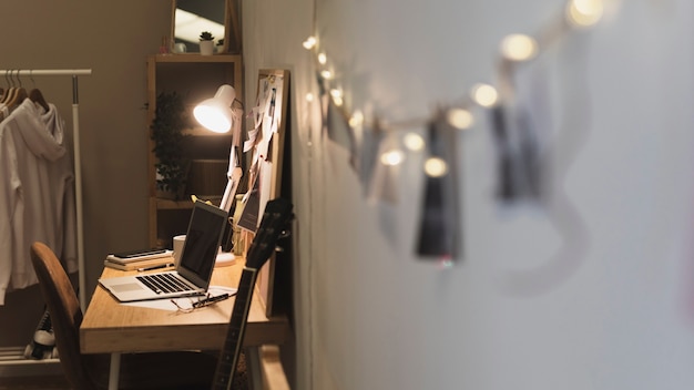 Free photo photo rope leading to home office desk