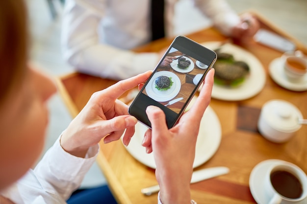 Photographing Appetizing Burger