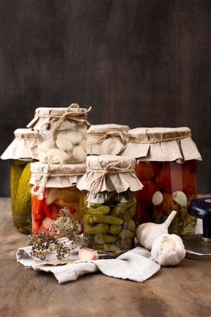 Free photo pickled vegetables arrangement