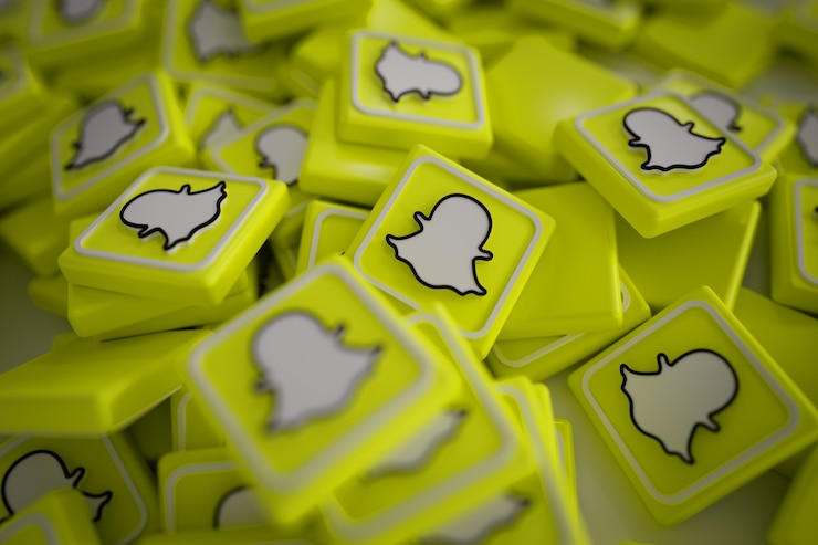 無料Photo 3d snapchatロゴの山