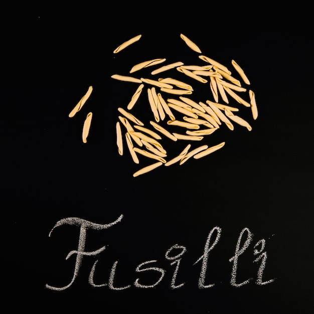 Free photo pile of fusilli pasta