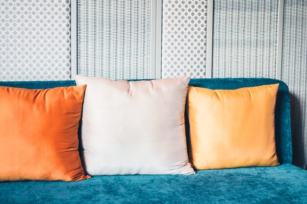 Подушка на диван