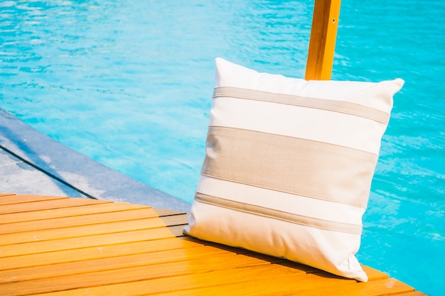 Free photo pillow with pool