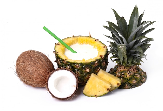 Free photo pineapple and coconut