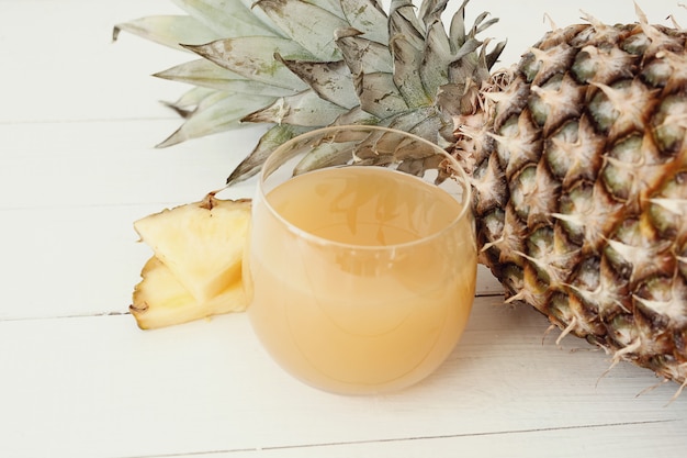 Free photo pineapple juice