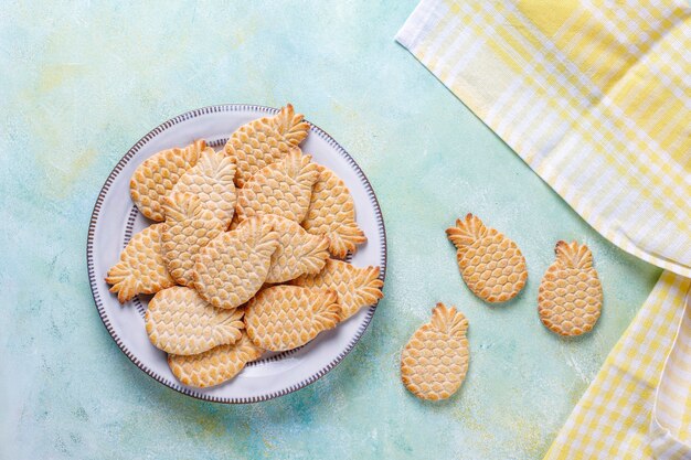 パイナップルの形をしたおいしいクッキー。