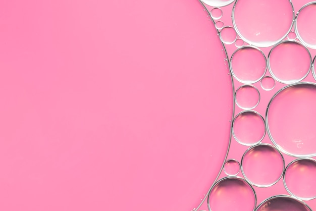 Розовый абстрактный фон с пузырьками