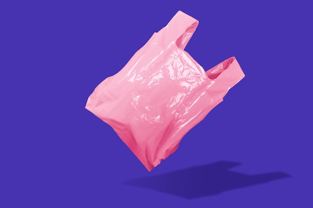 ピンクのプラスチック製食料品バッグ