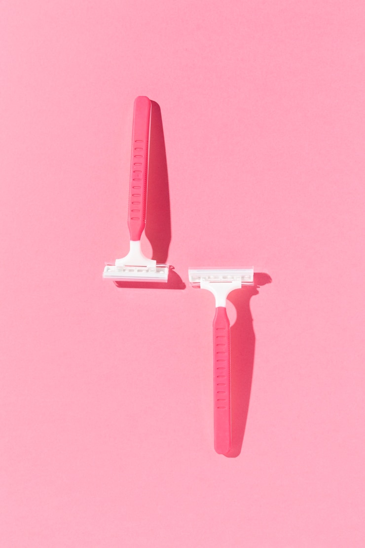 Free Photo pink safe shaving razors for sensitive skin
