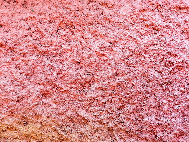 Розовая фактурная стена