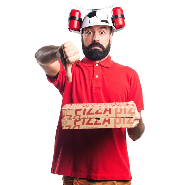 Foto gratuita l'uomo di consegna pizza che fa il segnale difettoso