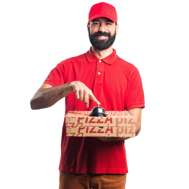 Человек доставки пиццы приветствует