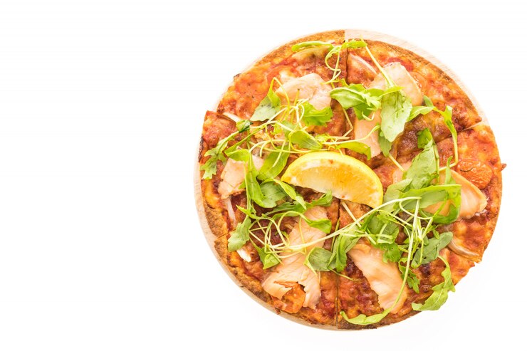 Free Photo pizza smoked salmon