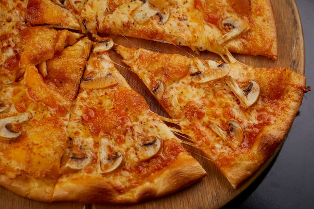 キノコのピザ
