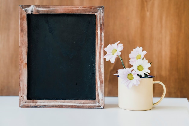 Plant and slate decoration