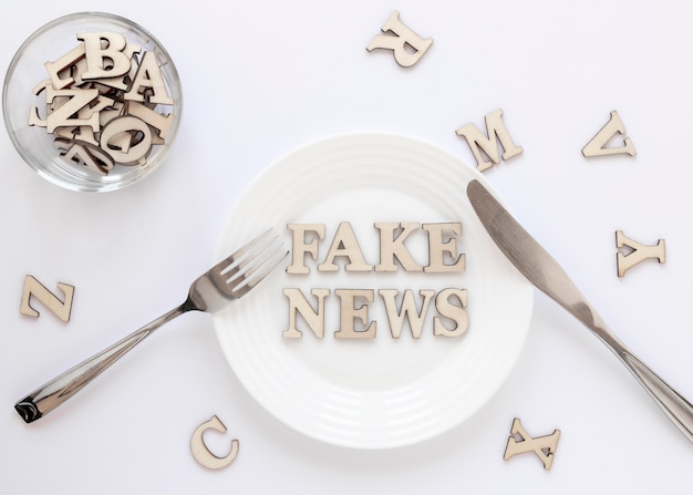 Plate with with fake news