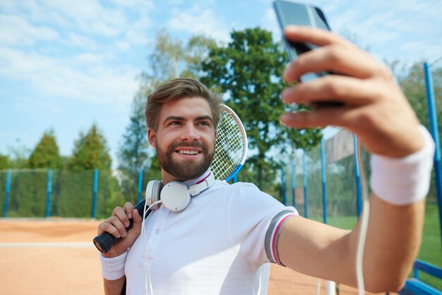 The player is taking a selfie shot