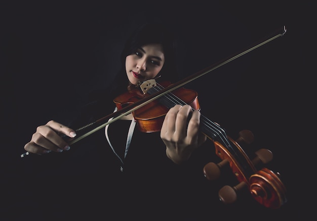 Foto gratuita suonare il violino