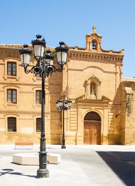 Foto gratuita plaza de la universidad di huesca