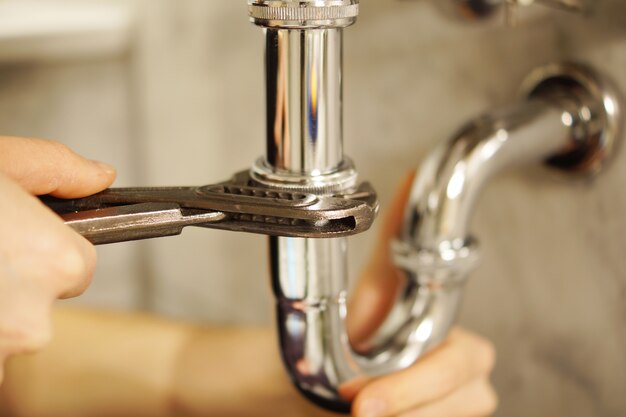 Free photo plumbing repair service