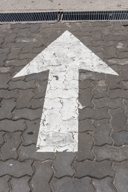 Pointy arrows for parking lots