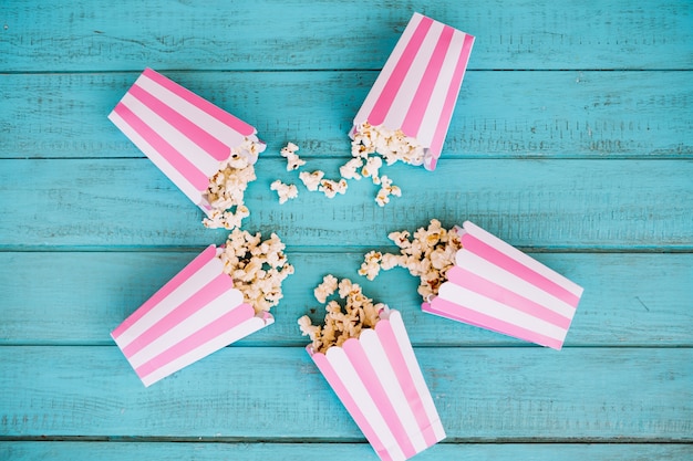 Free photo popcorn boxes lying in circle