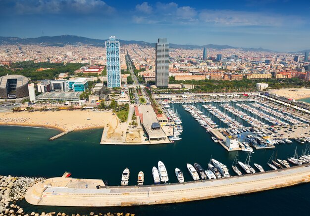 Порт Олимпик с вертолета. Барселона