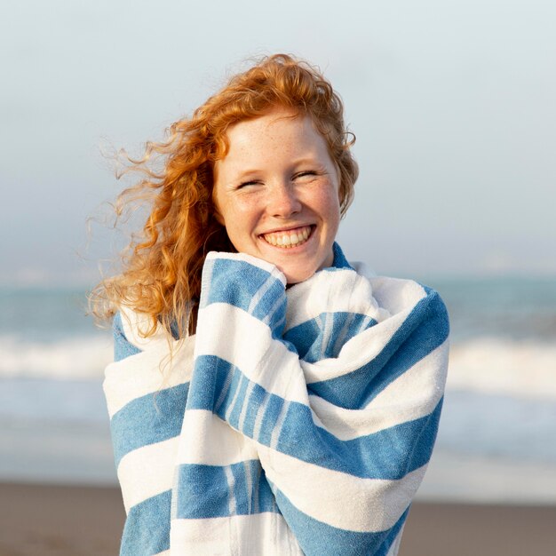 Free photo portrait of adorable girl smiling