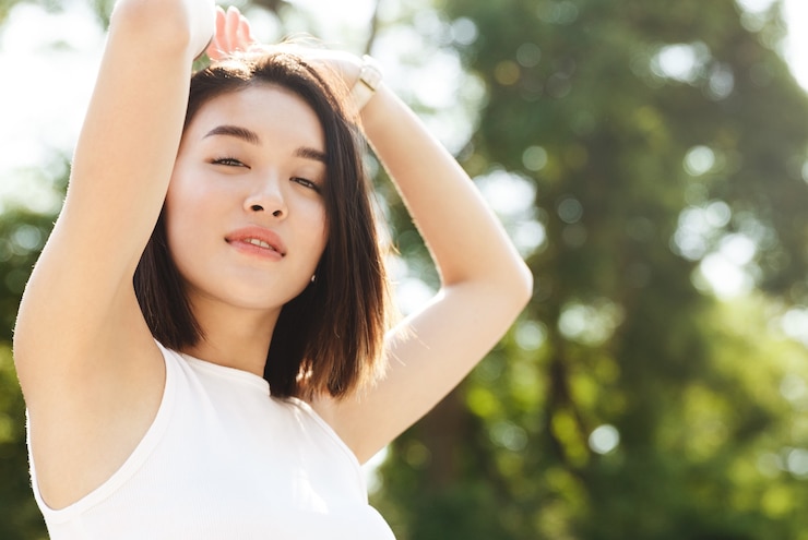 무료 Photo 카메라를보고 아시아 여자의 초상화, 공원에서 초상화를 가까이