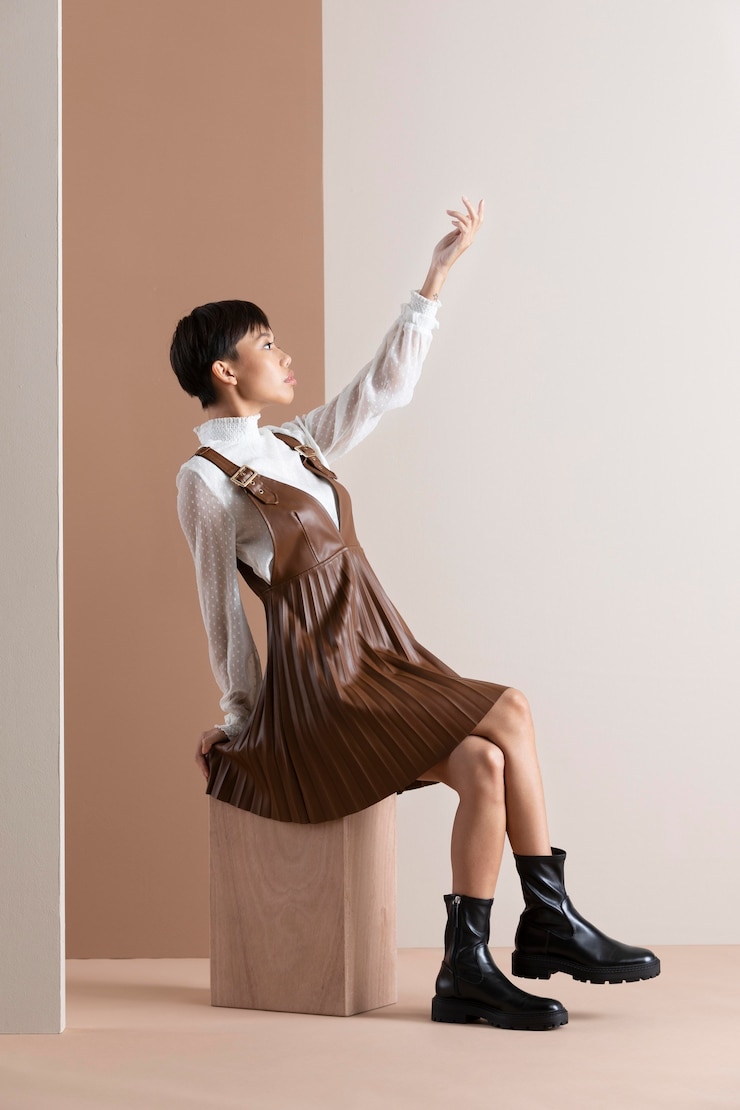 免費 Photo 穿著秋衣的美麗亞洲女性肖像