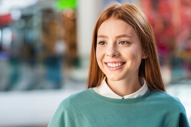 Free photo portrait of beautiful redhead lady