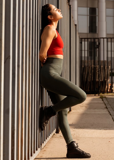 Free Photo  Woman in blue sports bra and leggings set