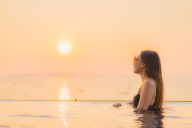 ¿Cómo cuidar de tu mente y cuerpo bajo el sol? Foto Freepik
