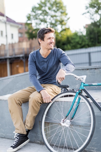 Free photo portrait of casual male looking away