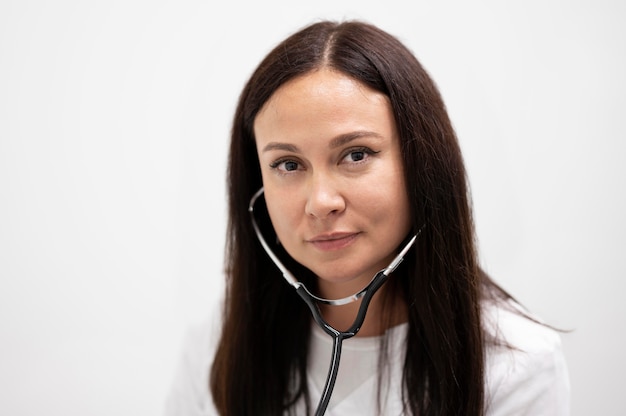 Free photo portrait of doctor with stethoscope