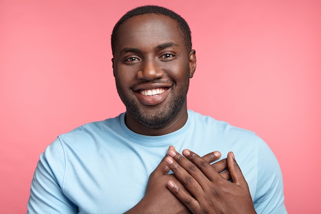 Free photo portrait of expressive young man