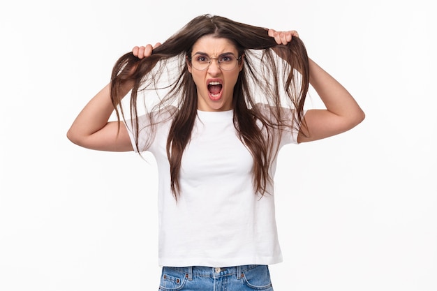 Free photo portrait expressive young woman