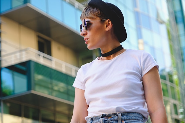 Portrait fashionable woman wearing sunglasses