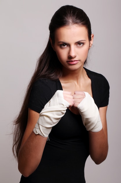 Free photo portrait of female boxer