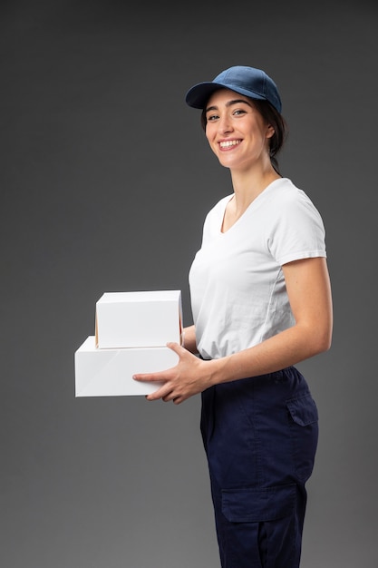 Free photo portrait female working for delivery service