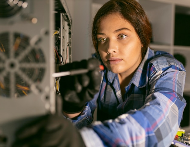 Free photo portrait female working