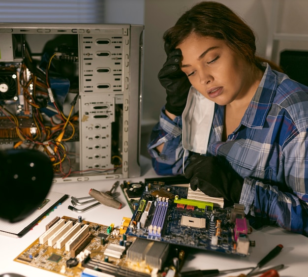 Foto gratuita ritratto femminile di lavoro