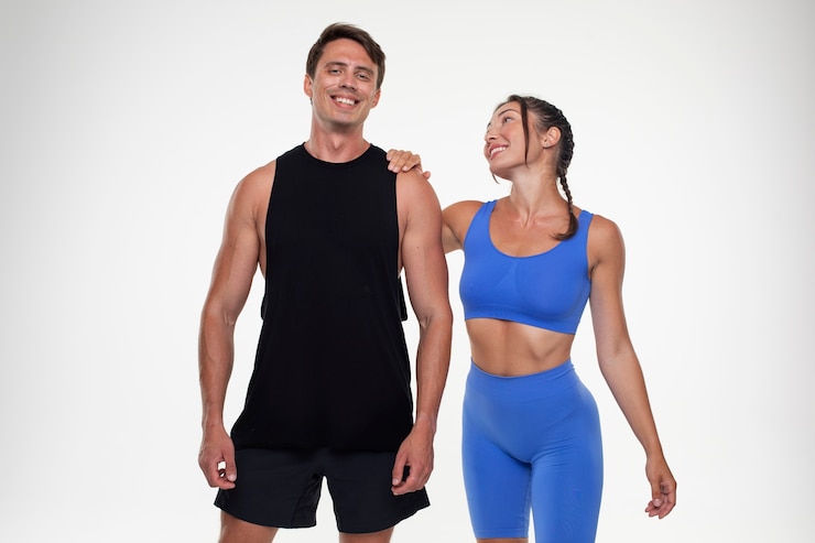 Free Photo portrait of fit young man and woman training for bodybuilding