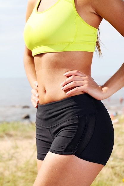 Free photo portrait of fitness woman